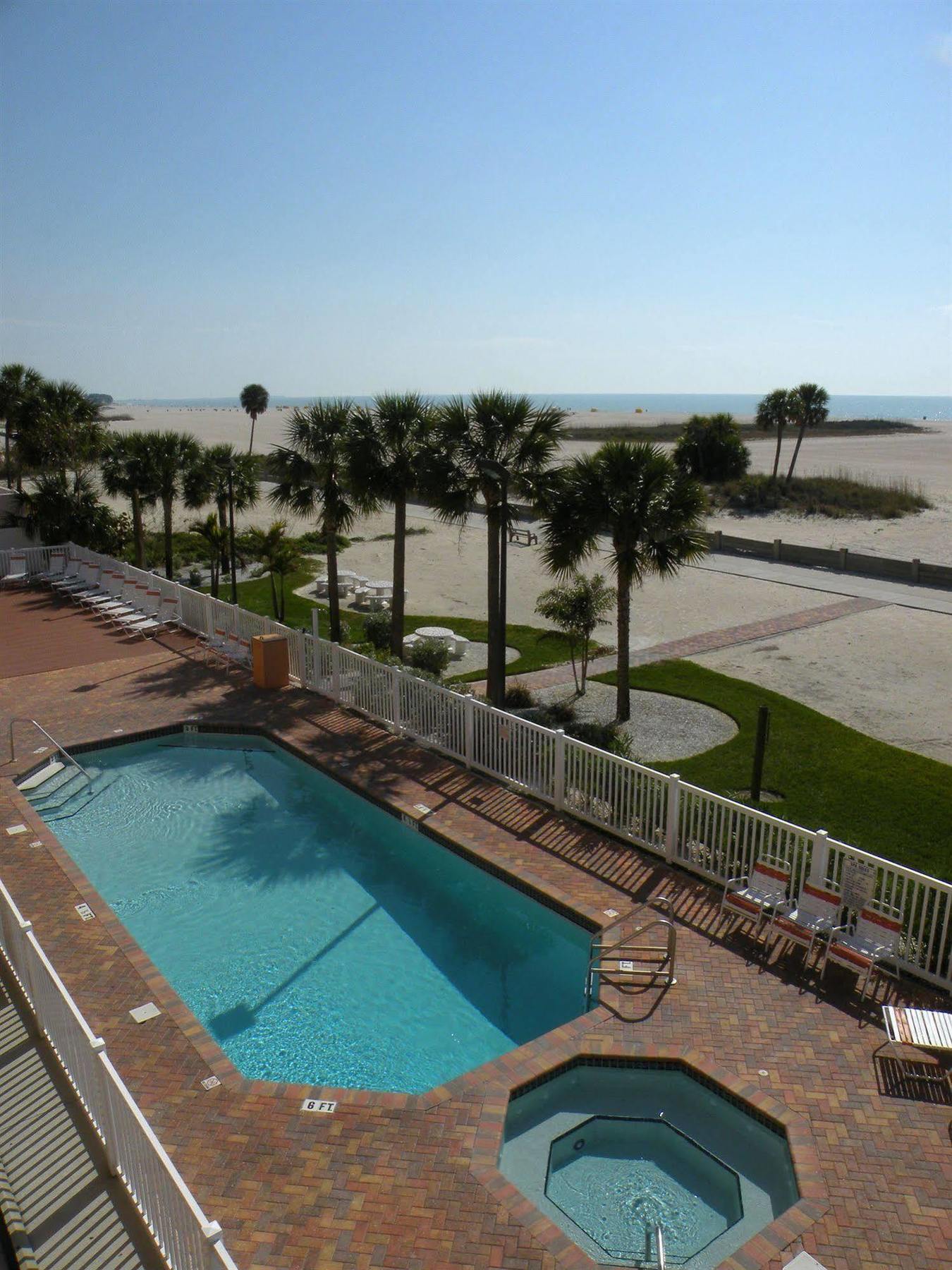 Surf Beach Resort By Sunsational Beach Rentals St. Pete Beach Exterior photo